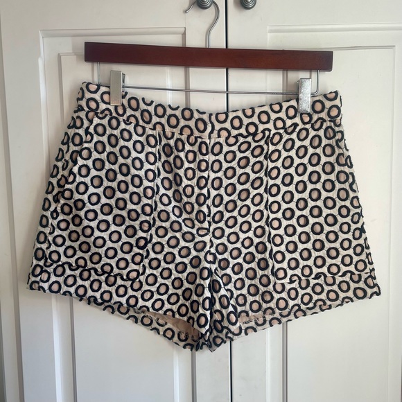 J. Crew Eyelet Short - Blush, Cream, Black Size 6 - Picture 5 of 14